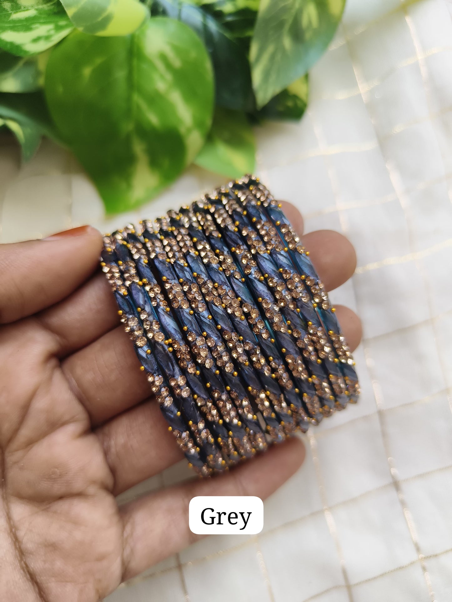 Vennila (6 Bangles)
