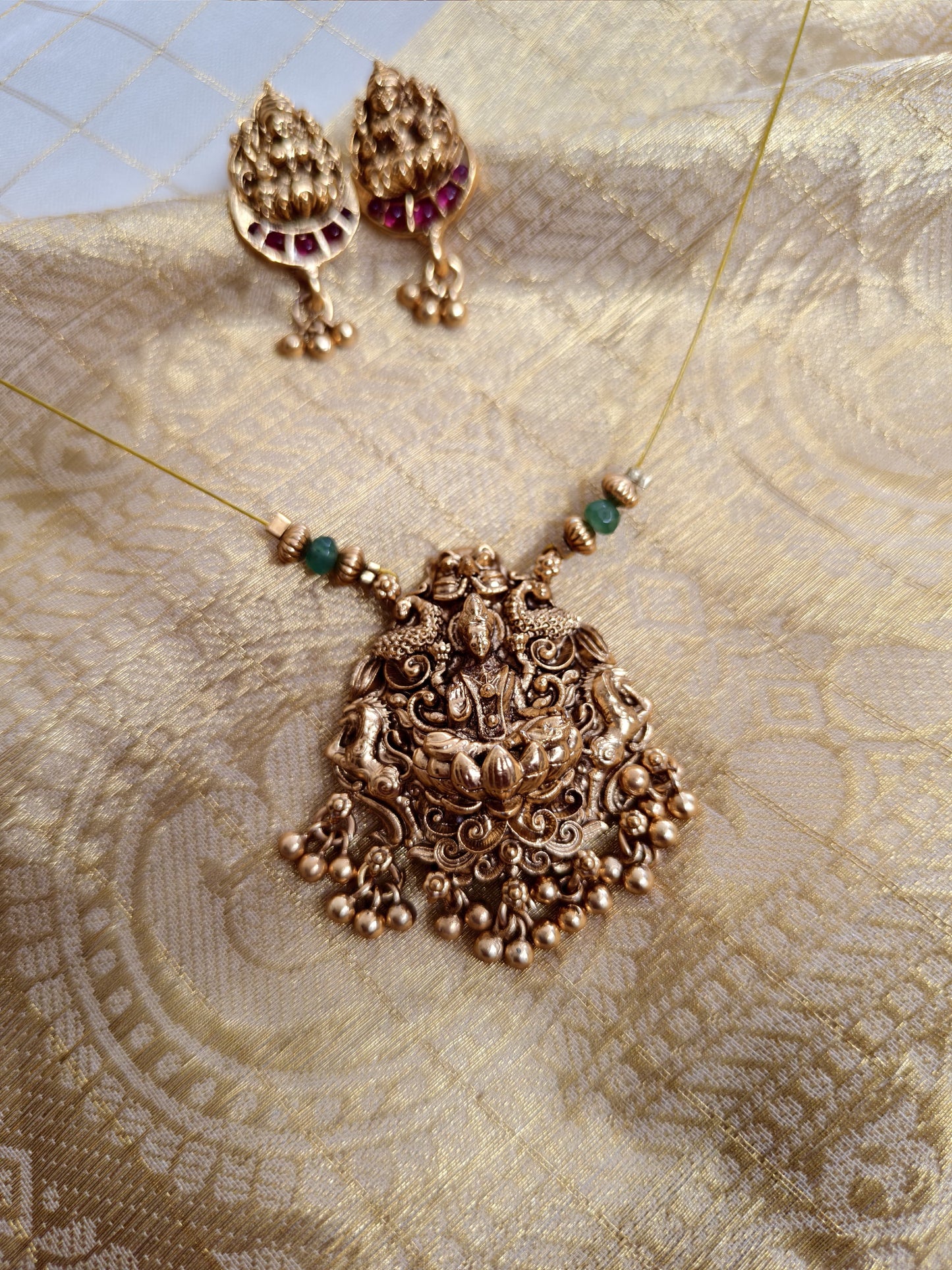 Lakshmi Invisible Necklace NNB52