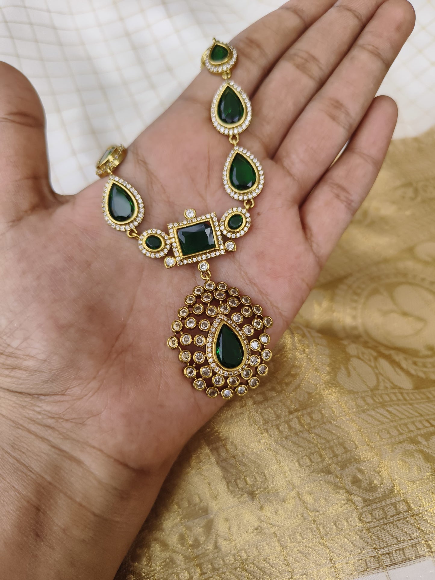 Emerald Vaibhav Necklace NNB58