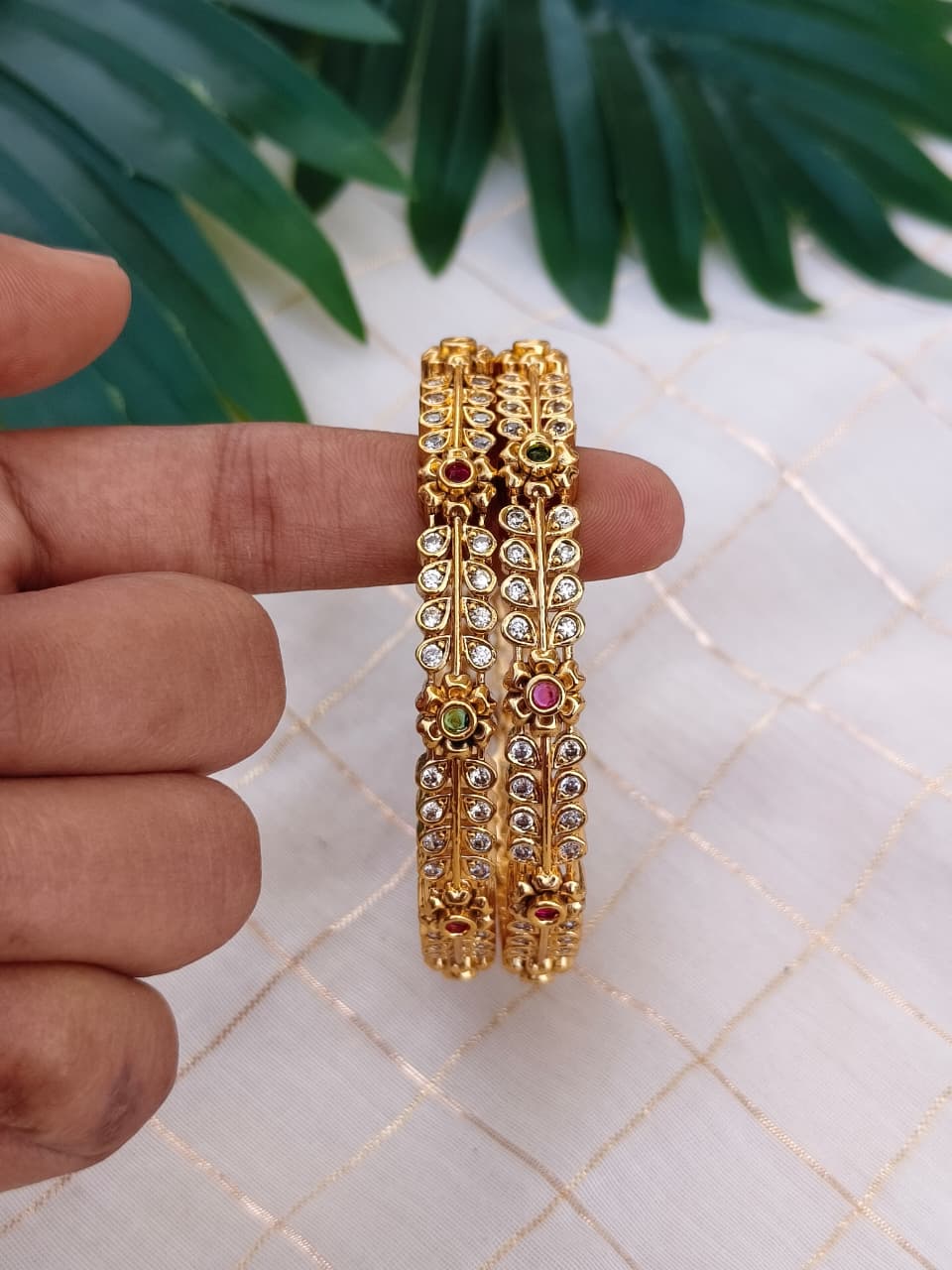 Mira Metal Bangle MBNB12