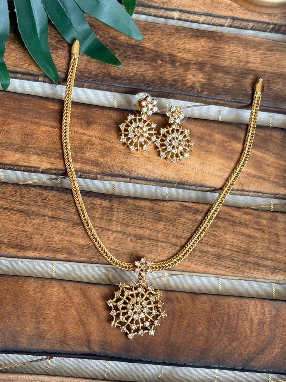 Flower Blossom Necklace NNB157