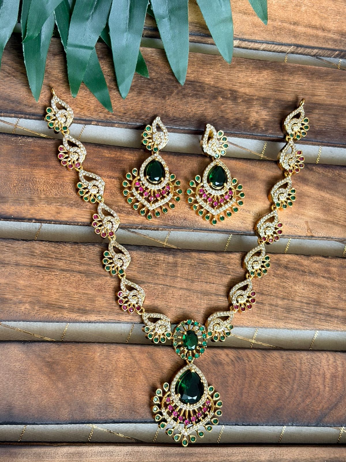 Mayuri Green Necklace NNB197