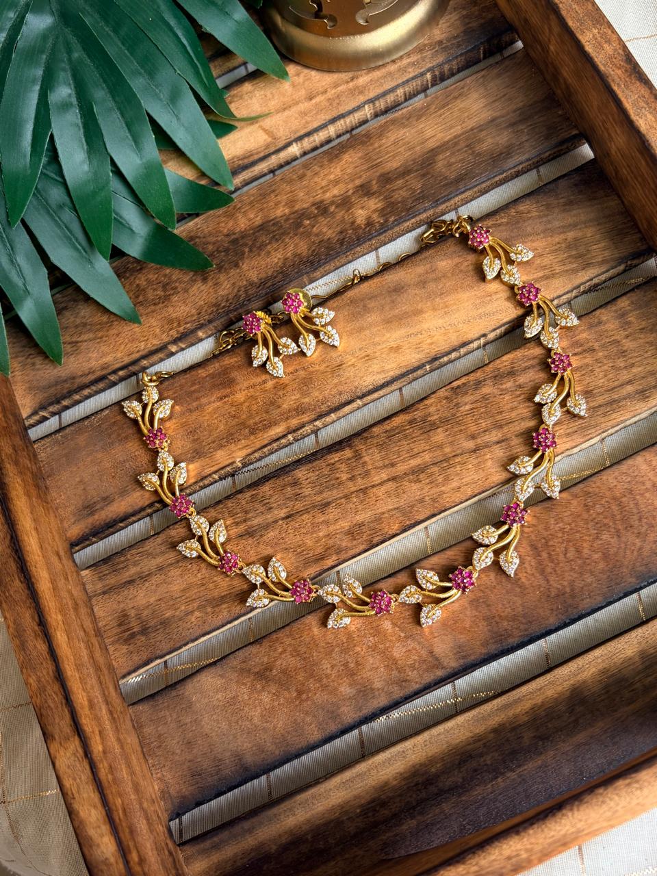 Elira Necklace NNB209