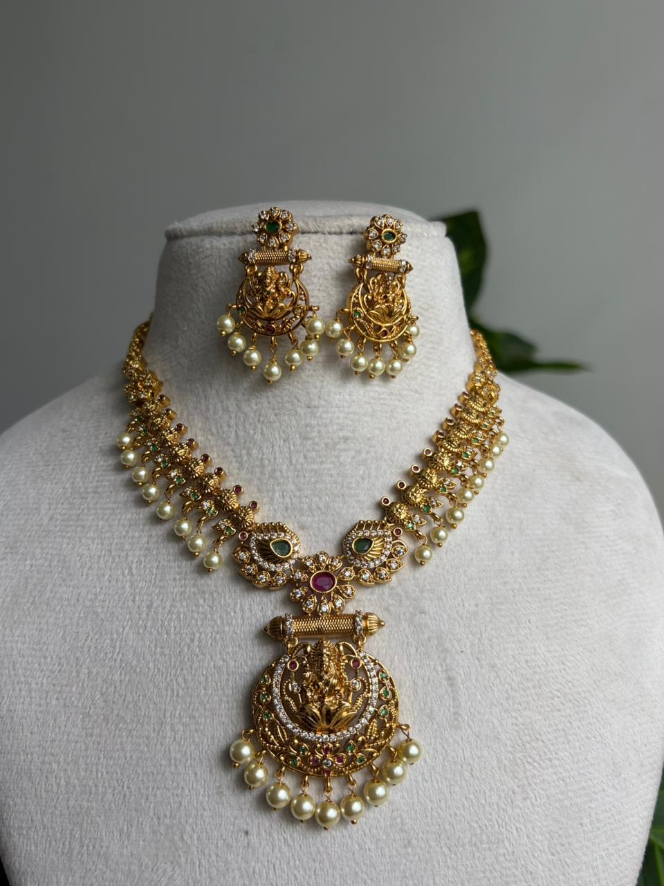 Lakshmi Peral Necklace NNB251