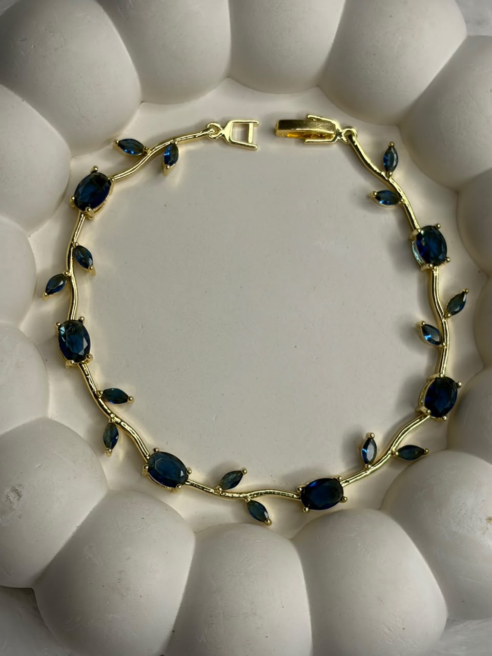 Tulip Bracelet ATBNJ68