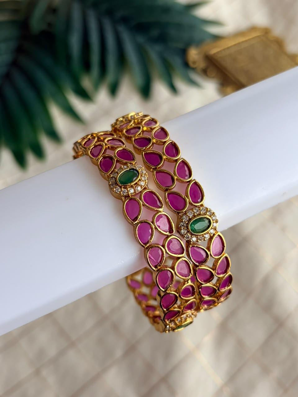 Emeral Red Metal Bangles MBNB79