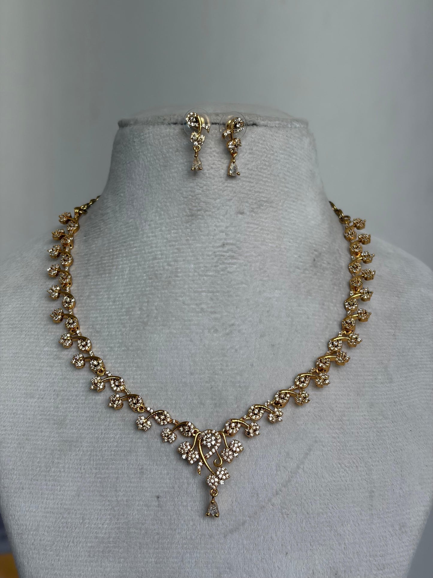Maya Diamond Necklace NNB135