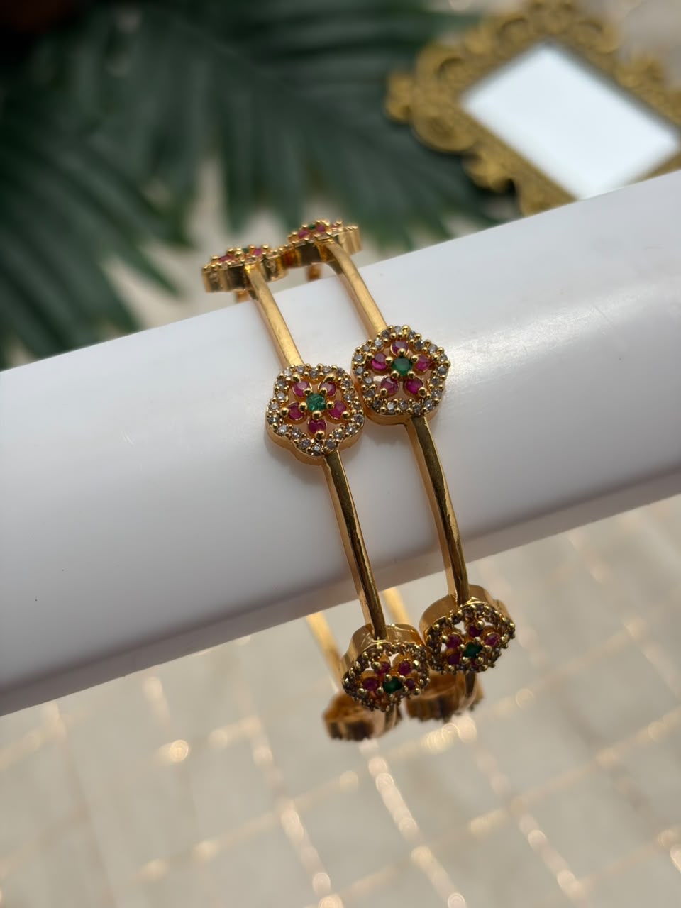 Flower Metal Bangle MBNB134