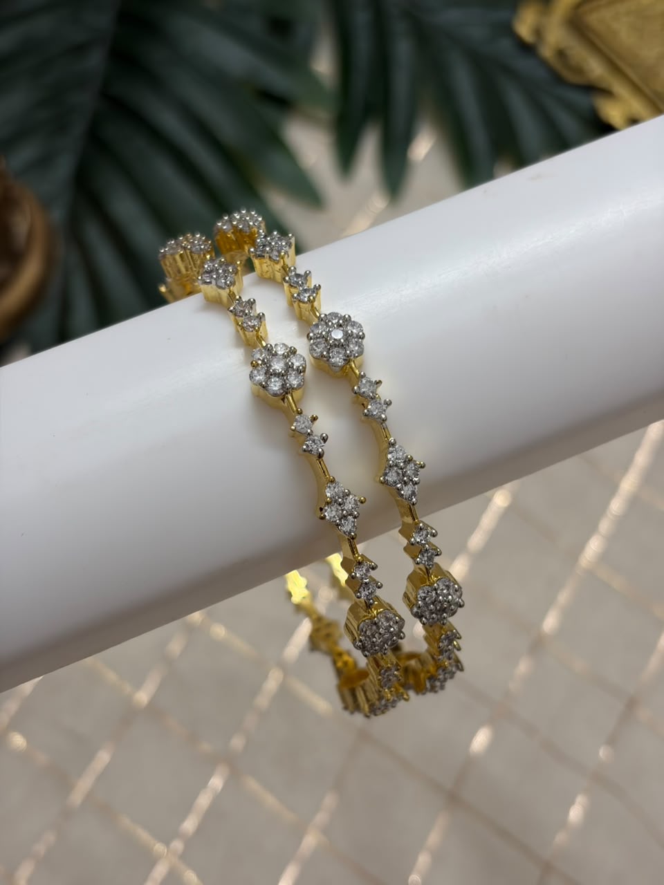 Sparkle Flower Diamond Metal Bangle MBNB152