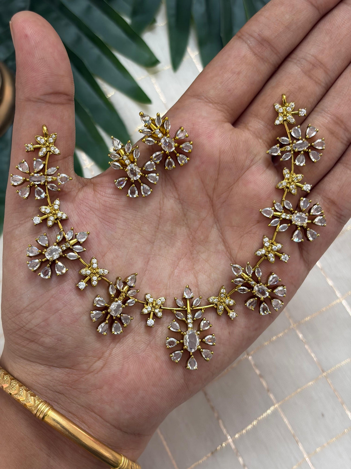 Daisy Diamond Necklace NNB389