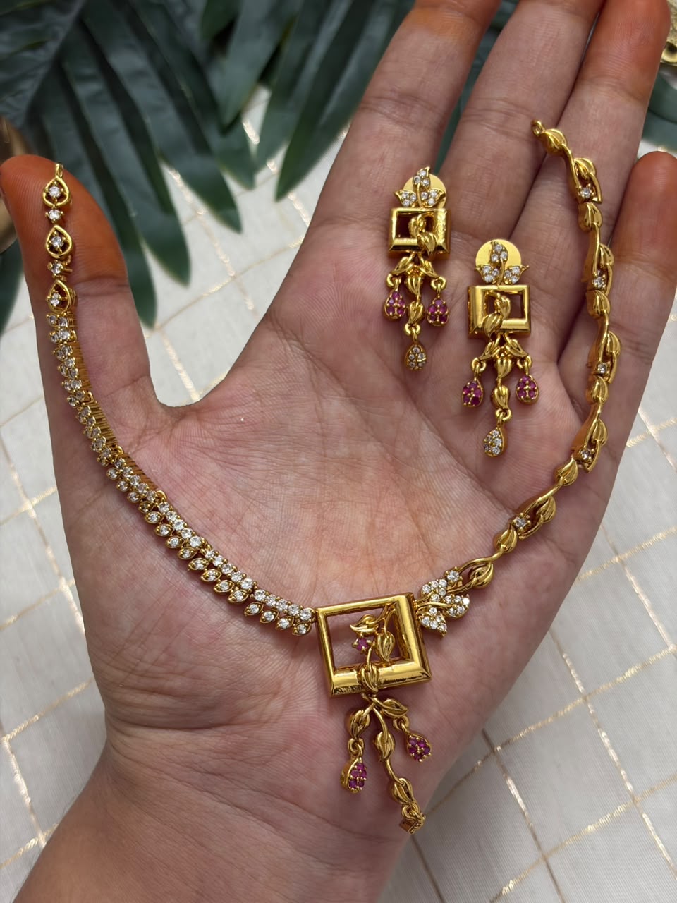 Square Drop Floral Necklace NNB434