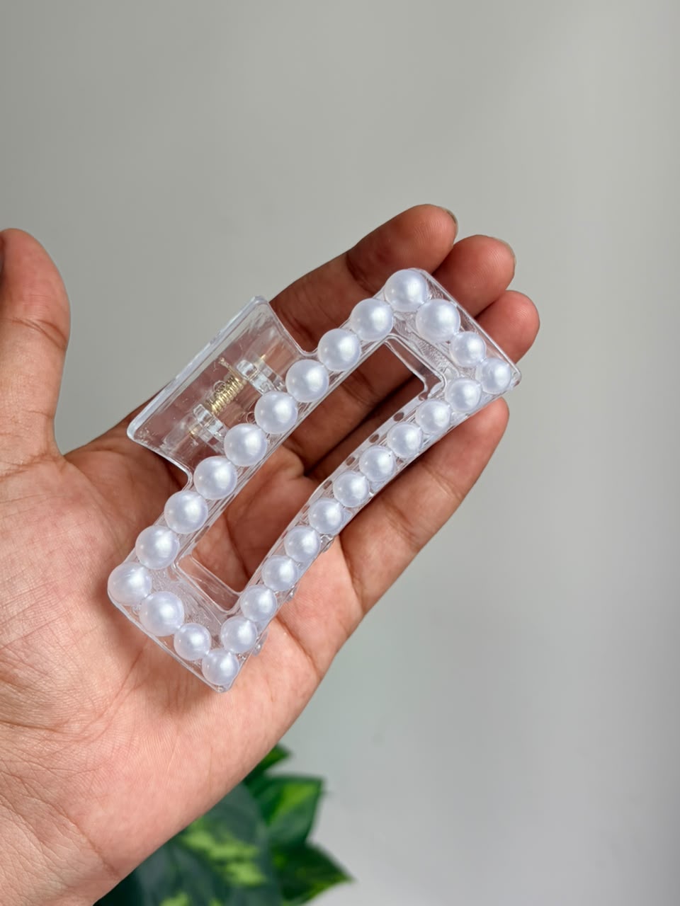 Pearl Clutch