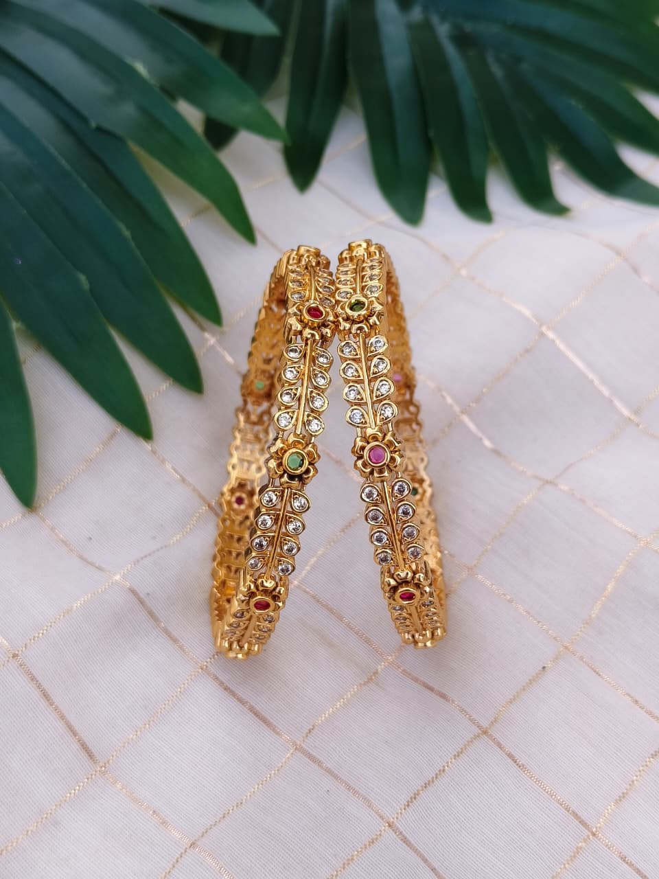 Mira Metal Bangle MBNB12