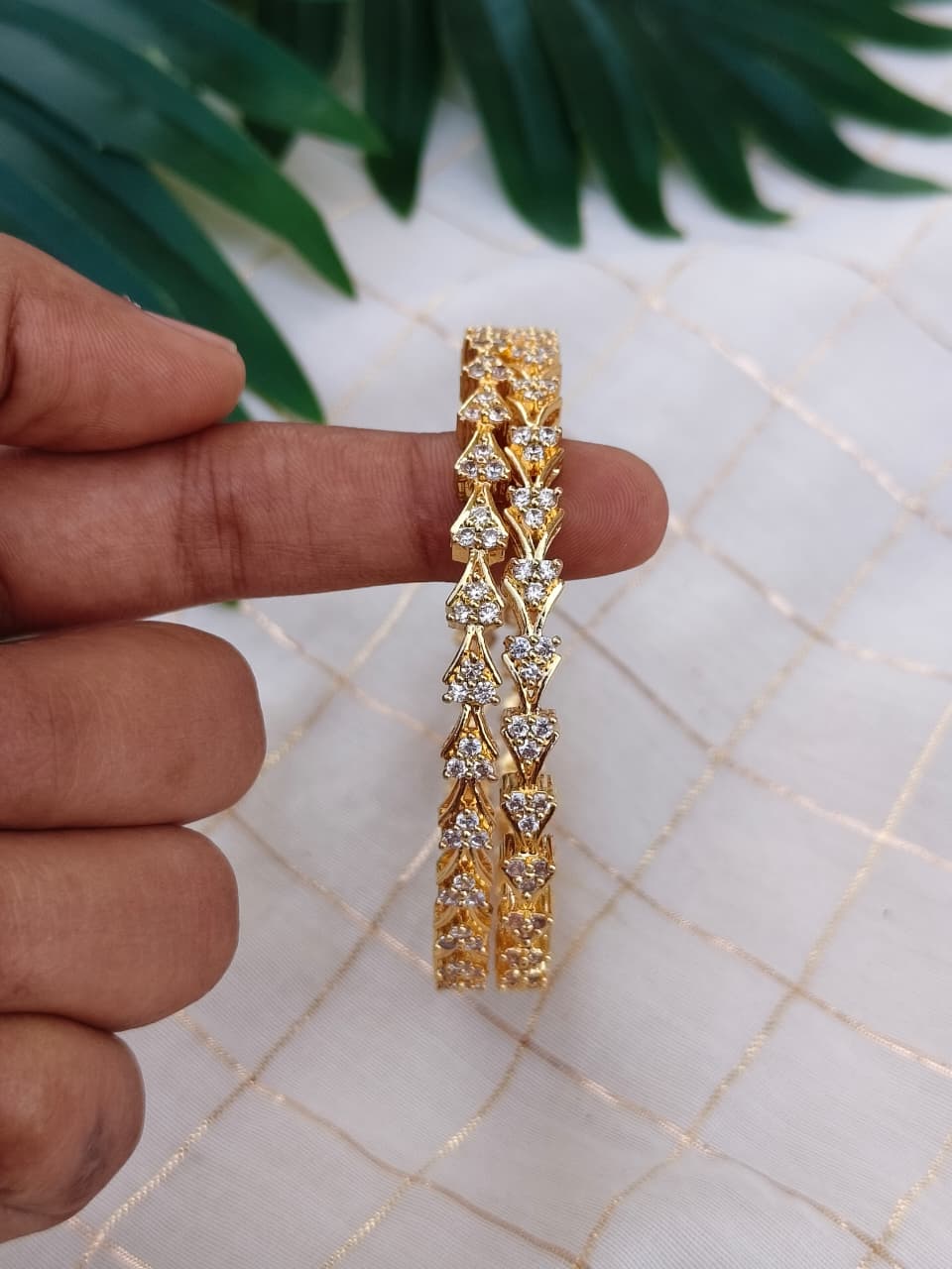 Daksha Metal Bangle MBNB14