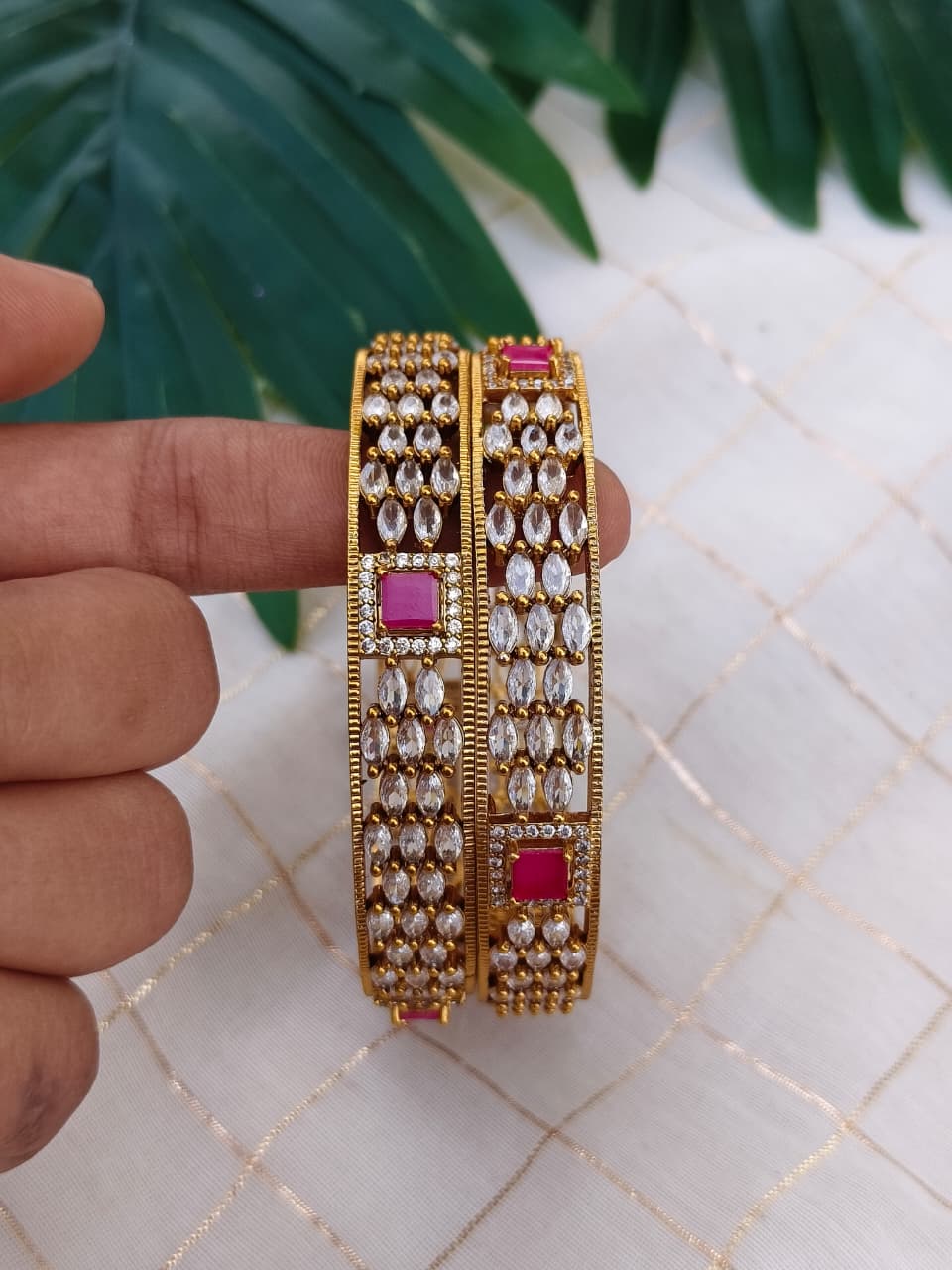 Aalia Metal Bangle MBNB16