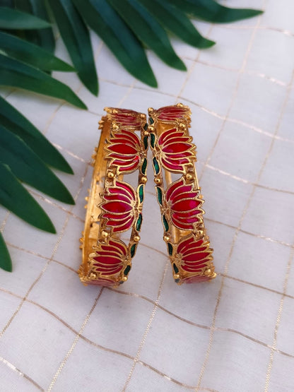 Lotus metal bangle MBNB19