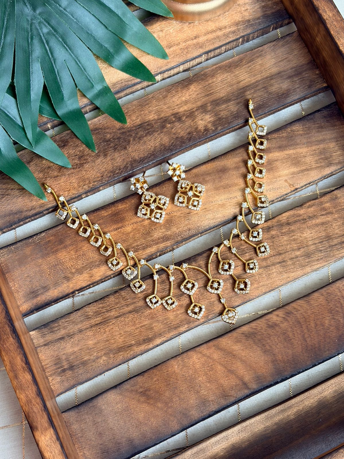 Sara Necklace NNB193