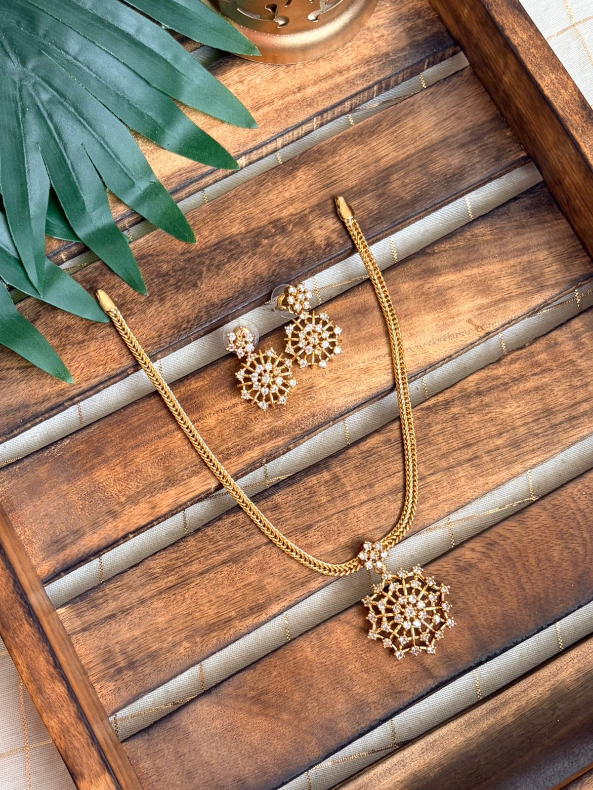 Flower Blossom  Necklace  NNB157