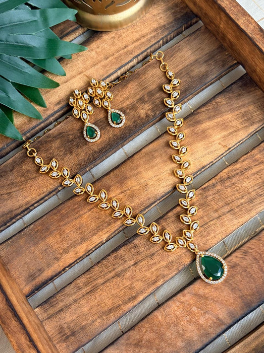 Leafy Green Drop Necklace NNB205