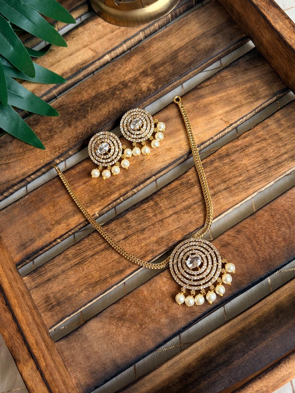 Aadhira Necklace NNB218