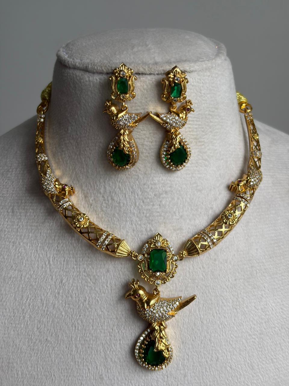 Parrot Necklace NNB242