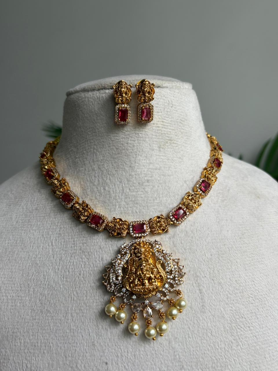 Aandal Necklace NNB247