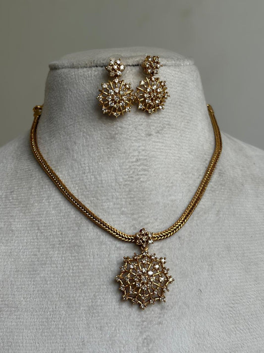 Flower Blossom  Necklace  NNB157