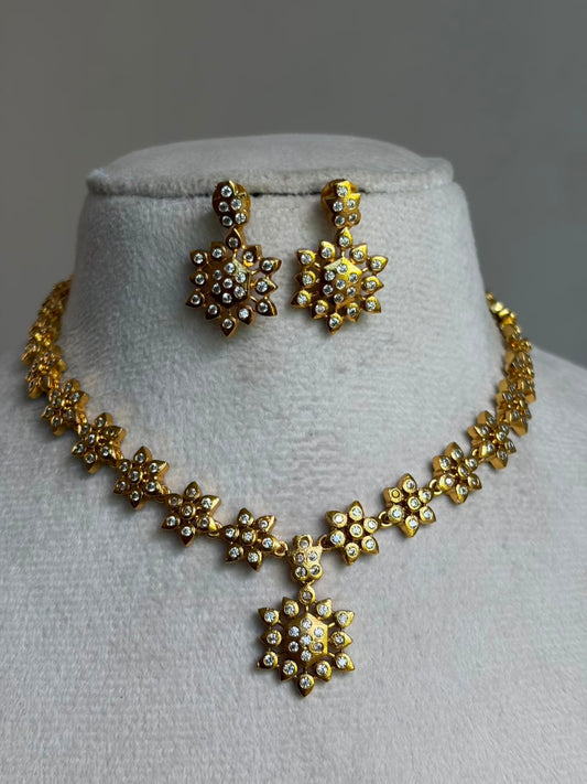 Flower Pattern Necklace NNB187