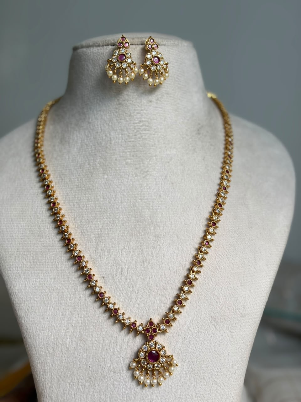Nira White Stone Necklace NNB199