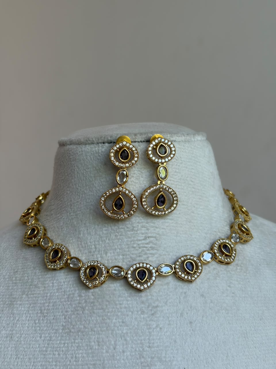 White Gem Necklace NNB169