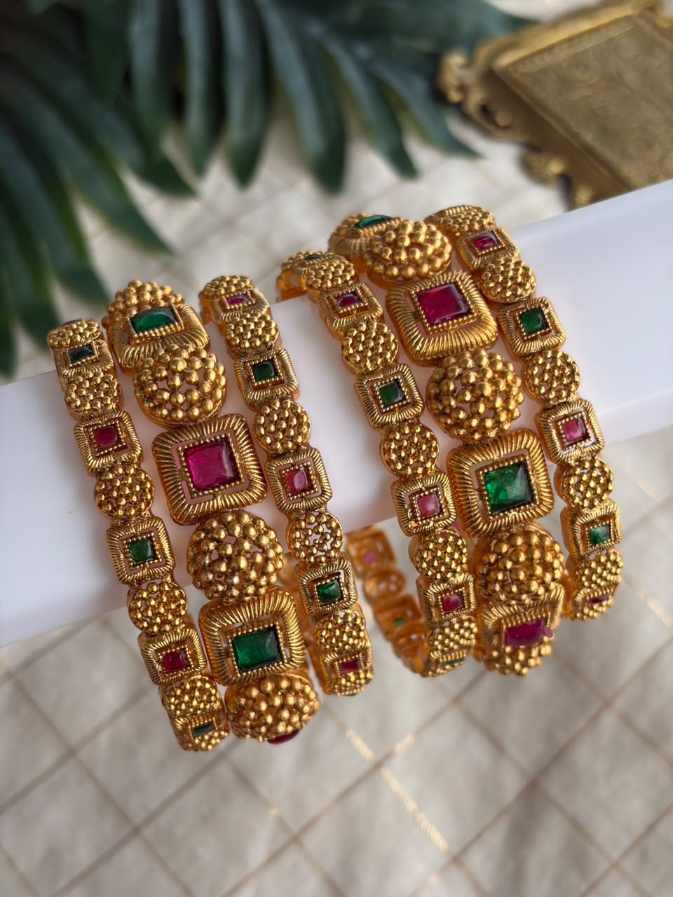 Tanvi Metal Bangle MBNB37
