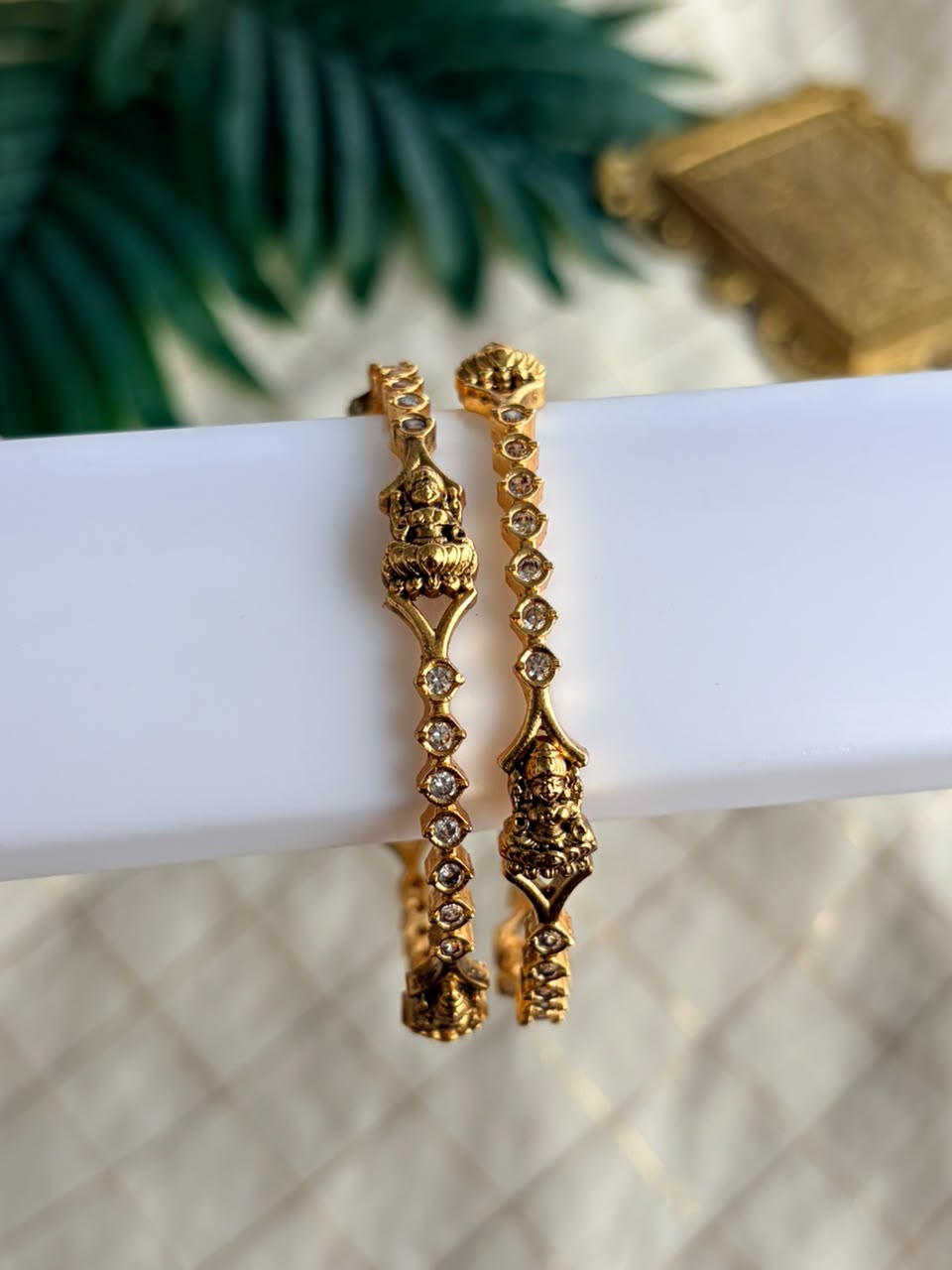 Lakshmi Metal Bangle MBNB109