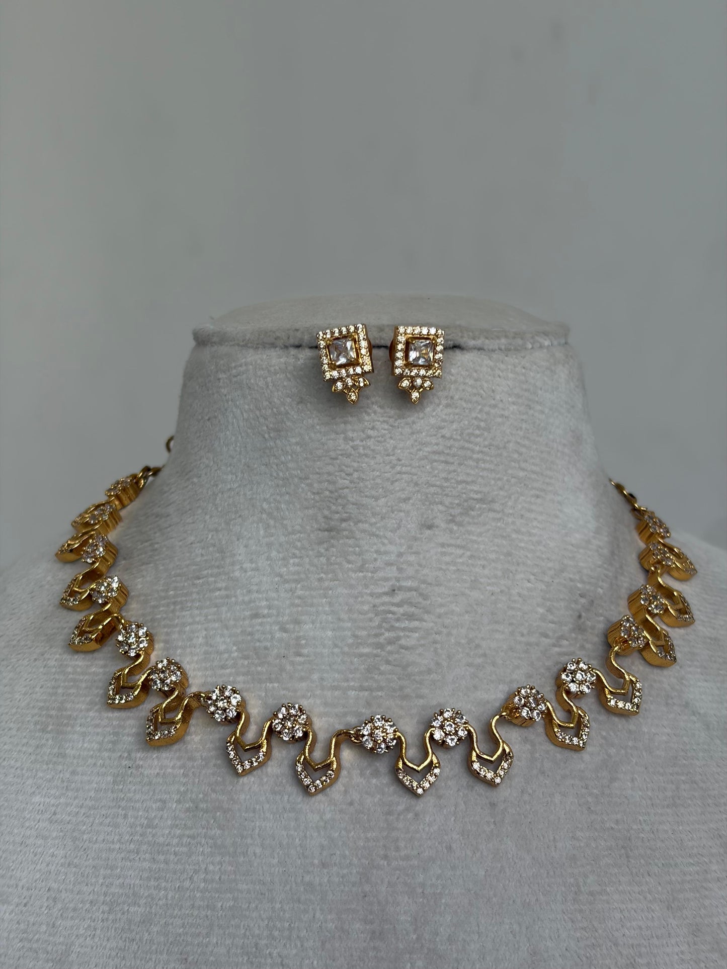 Leaf Diamond Replica Necklace NNB313