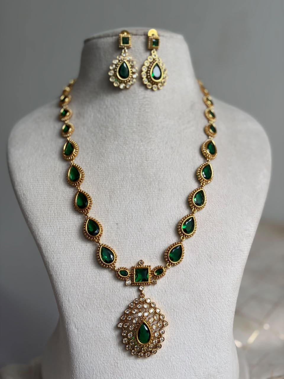 Vibrant Green Necklace NNB198
