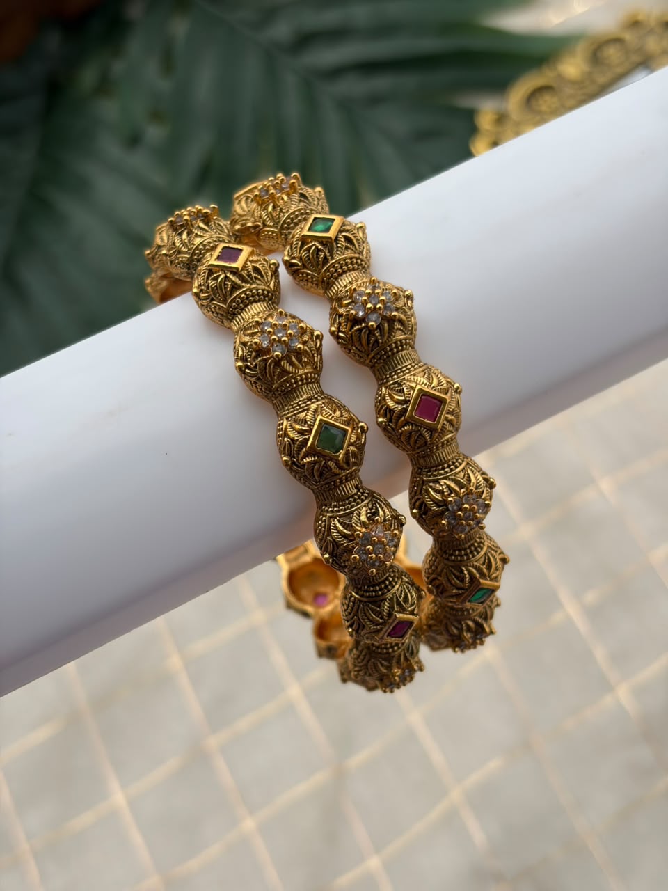Jadau Kundan Metal Bangle MBNB135