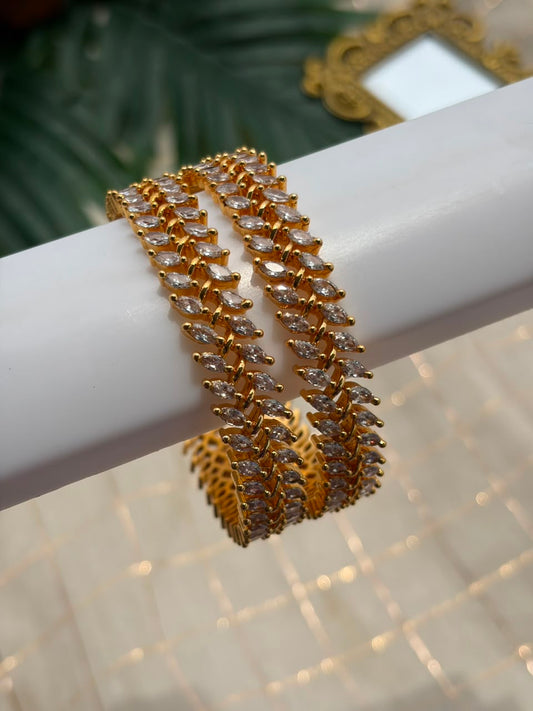 Leaf Diamond Replica Metal Bangle MBNB131