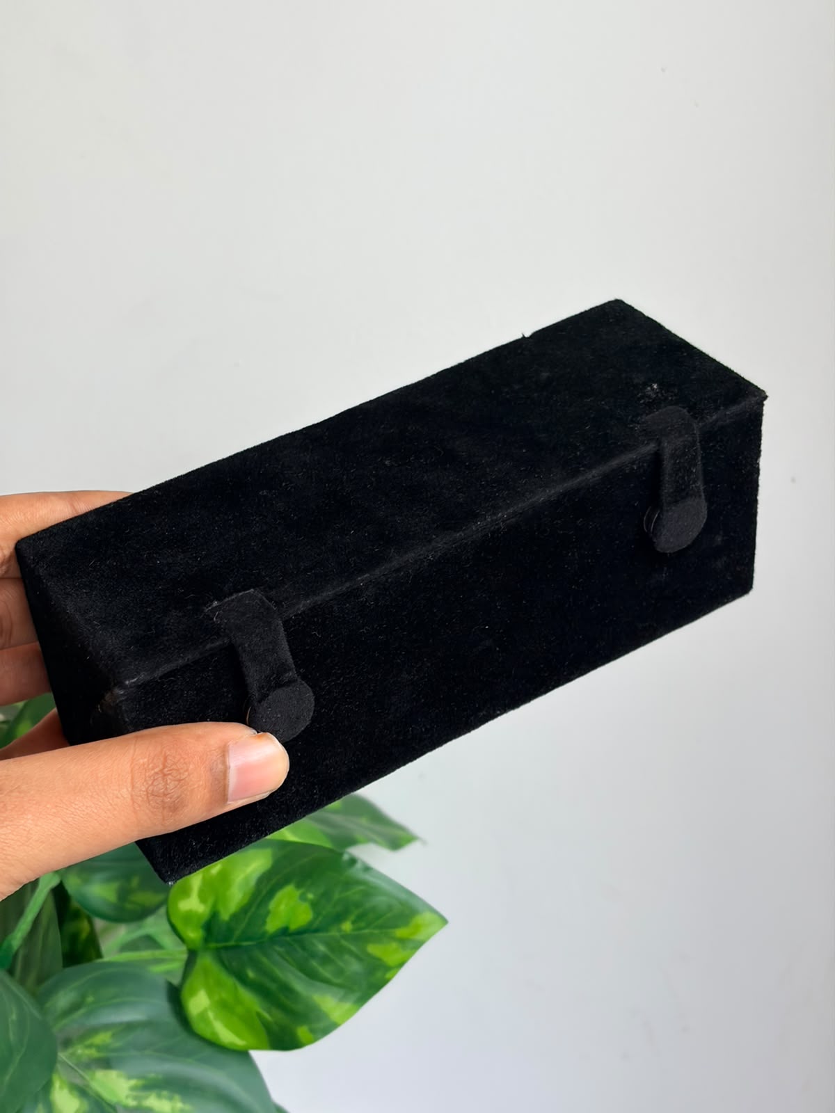 Aseted Earing Box