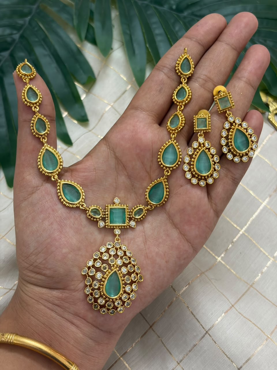Emerald Green Necklace NNB335