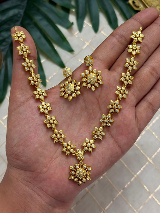 Flower Pattern Necklace NNB187
