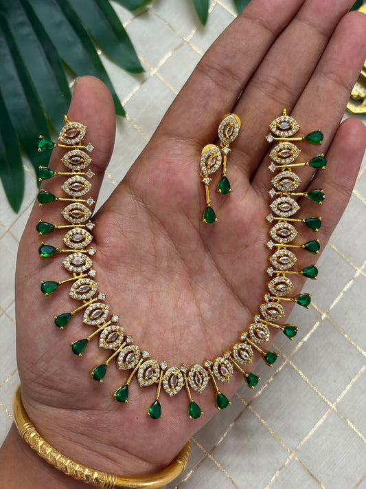 Dangling Green Teardrop Stone Necklace NNB334