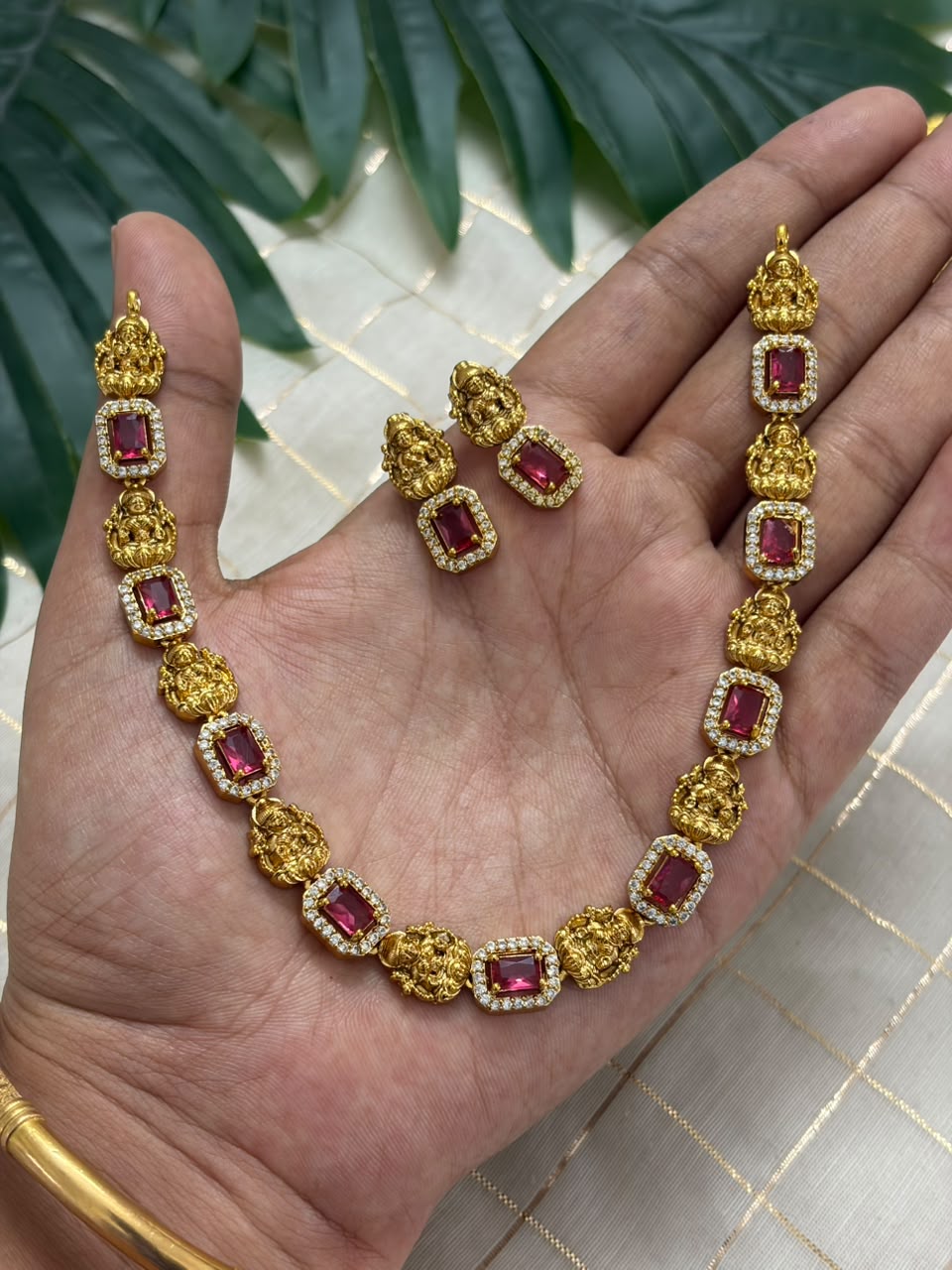 Lakshmi with Pink Stone Necklace NNB341