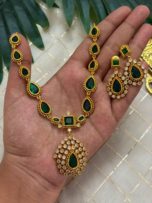 Emerald Green Necklace NNB345