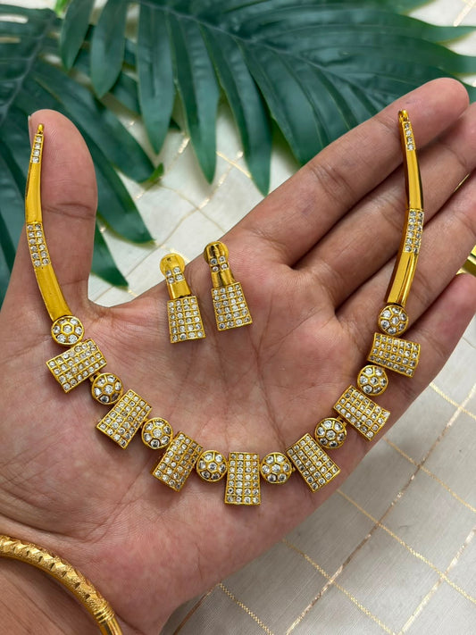 Circular And Box Necklace NNB346
