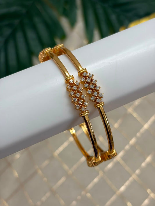 Sparkle Floral Metal Bangle MBNB163