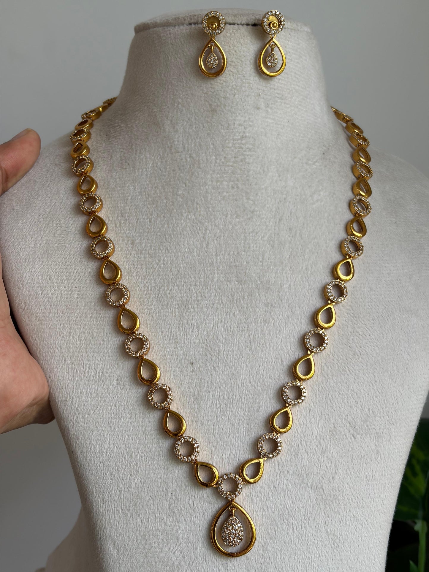 Drop Shape Necklace NNB370