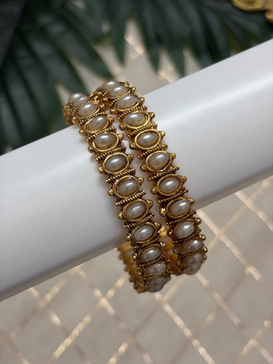 White Pearl Metal bangle MBNB184