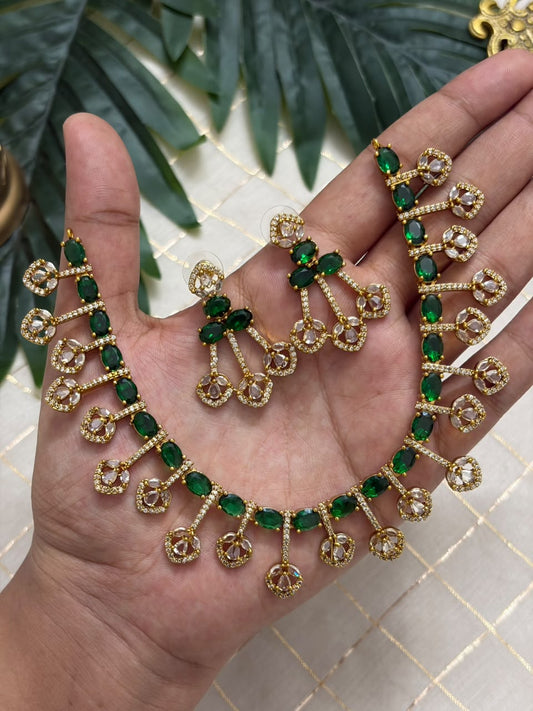 Lilly Necklace NNB381