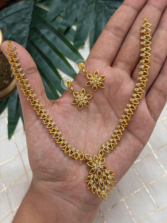 Petal Drop Necklace NNB390
