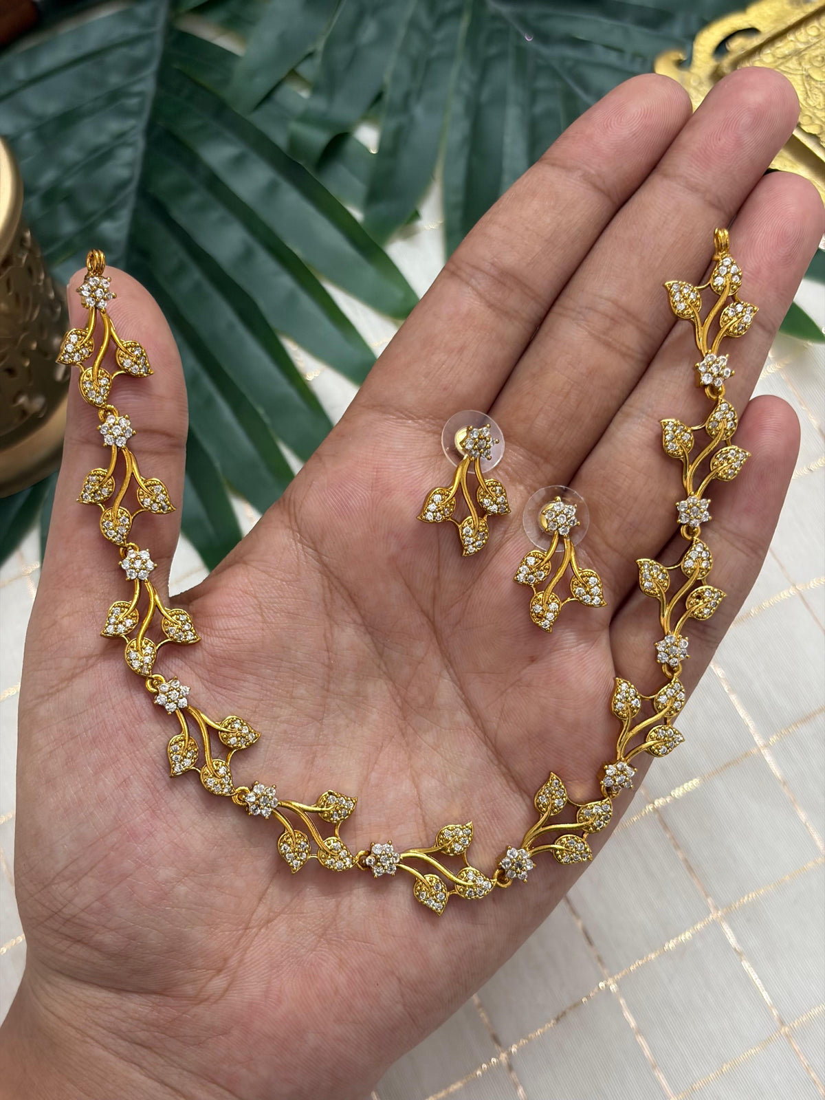 Madhavi Necklace NNB398