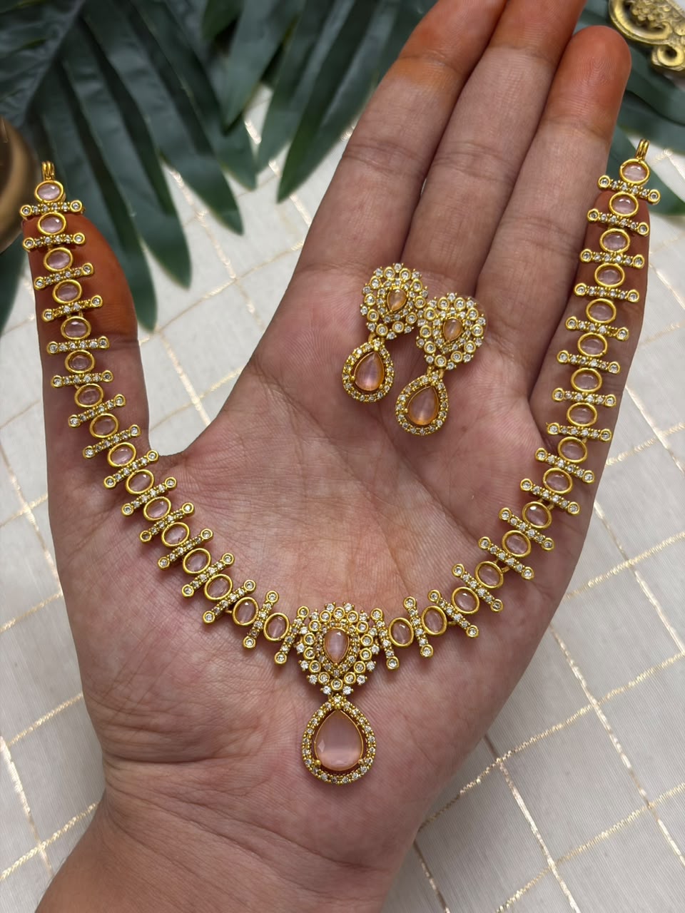 Light Pink Stone Necklace NNB444